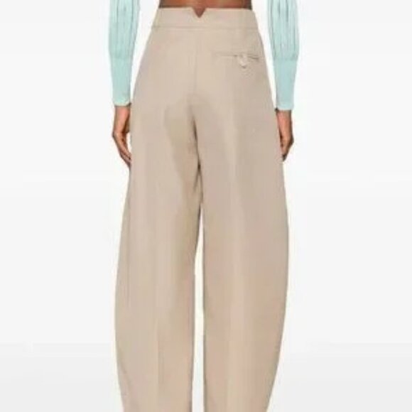 JACQUEMUS Beige 'Le pantalon Ovalo' Trousers - Picture 10 of 11